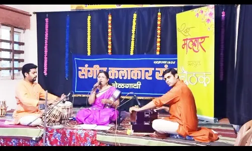 भावगीते-नाटय़गीतांनी संध्याकाळ झाली सुश्राव्य