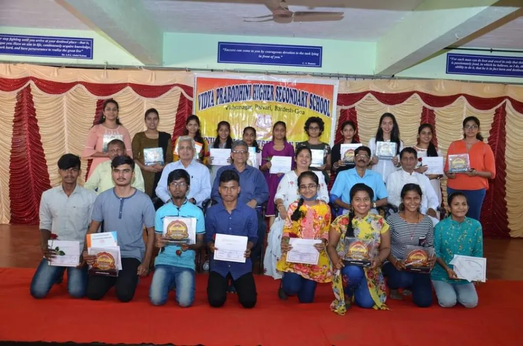 दुर्दम्य इच्छाशक्ती,आत्मविश्वास तसेच सकारात्मकता या त्रिसूत्रीवर विद्यार्थी आत्मनिर्भर