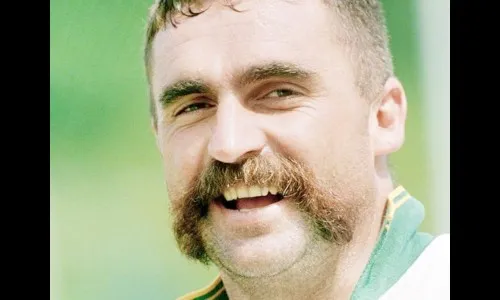 ऑस्ट्रेलिया क्रिकेट हॉल ऑफ फेममध्ये हय़ुजेसचा समावेश