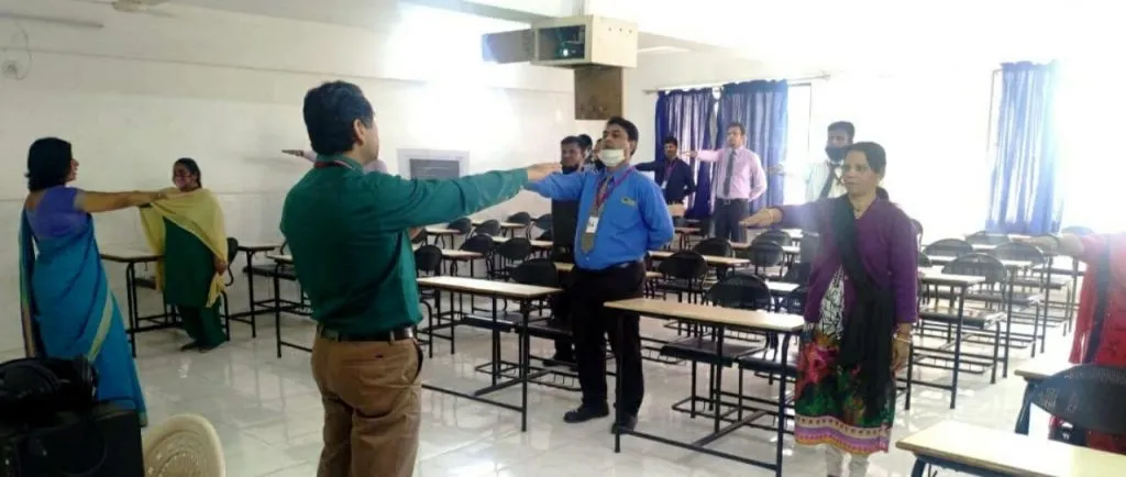 रस्त्यावरील सुरक्षित प्रवासासाठी प्रतिज्ञा