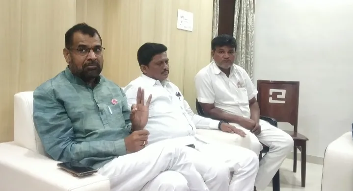 सातारा : शरद पवारांचे वागणे म्हणजे ‘चित भी मेरी, पट भी मेरा’च