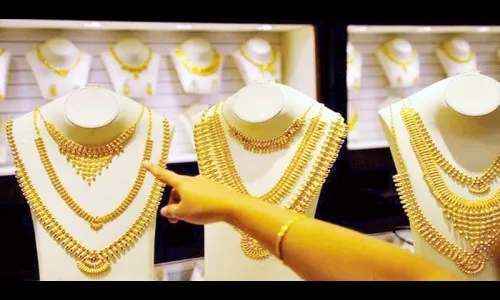 चांदी पाठोपाठ सोने दरात वाढ! एका दिवसात सोने एक हजार रूपयांनी महागले