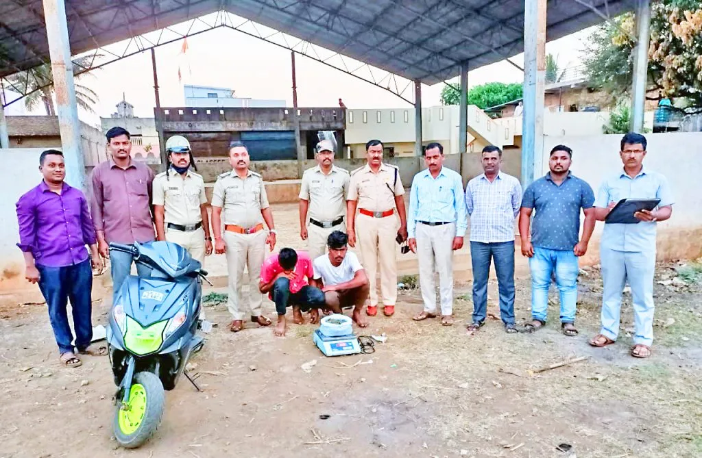 हिंडाल्कोजवळ गांजा विकणाऱया दोन तरुणांना अटक