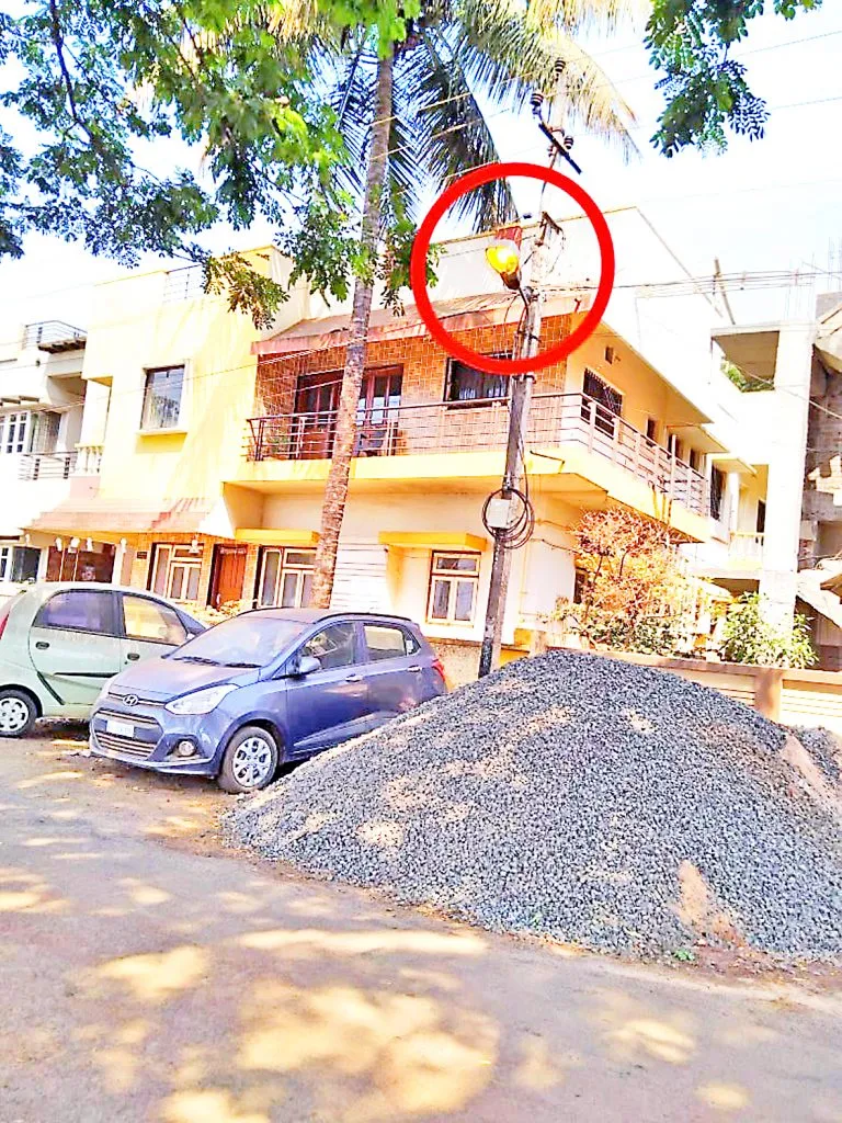 पारिजात कॉलनी, वडगाव-अनगोळ रोडवर दिवसाही पथदीप सुरूच