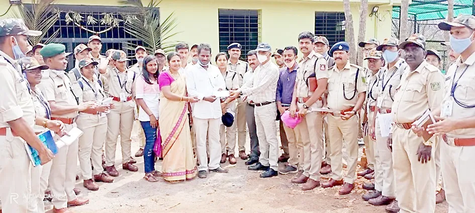 परशुराम निपाणीकर यांनी घेतले कनिष्काला दत्तक