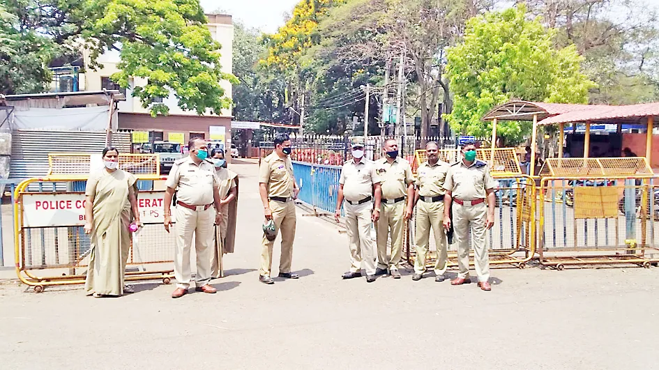 जिल्हाधिकारी कार्यालय परिसरात कडेकोट पोलीस बंदोबस्त