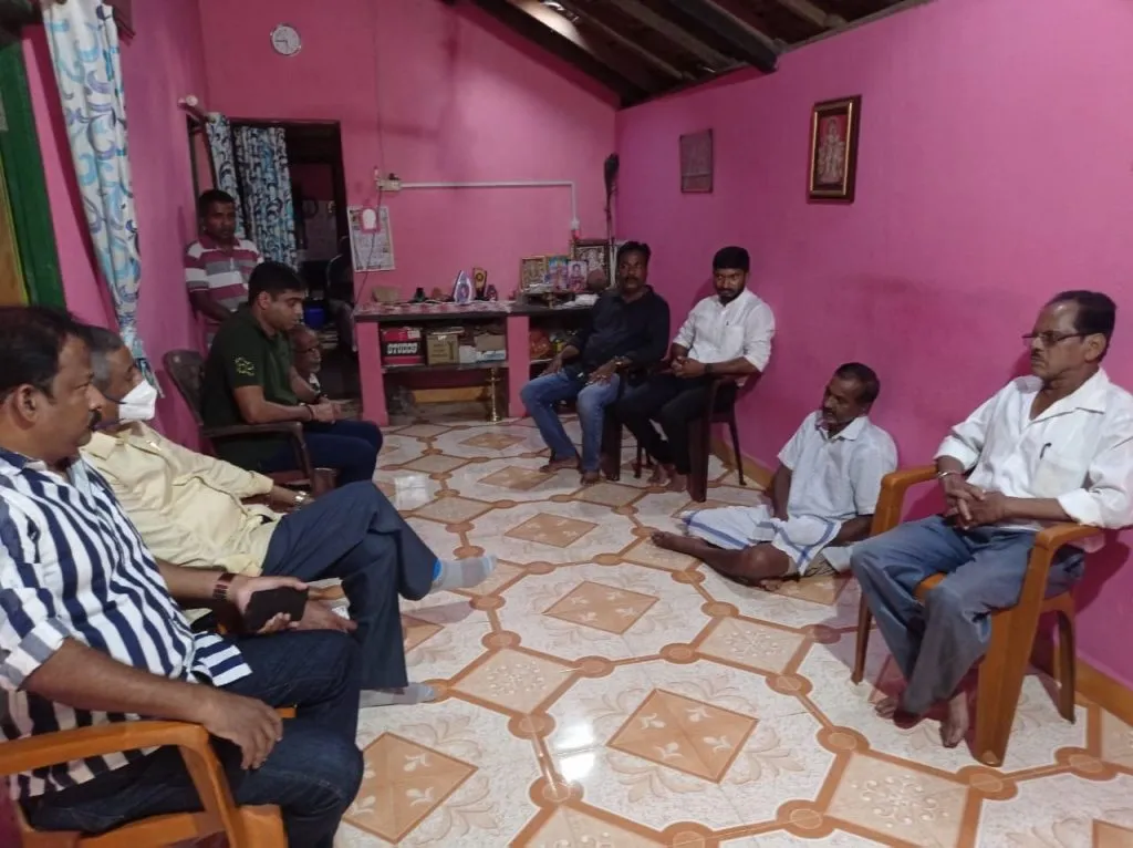 शेटये कुटुंबियांना मुख्यमंत्र्यांनी न्याय द्यावा