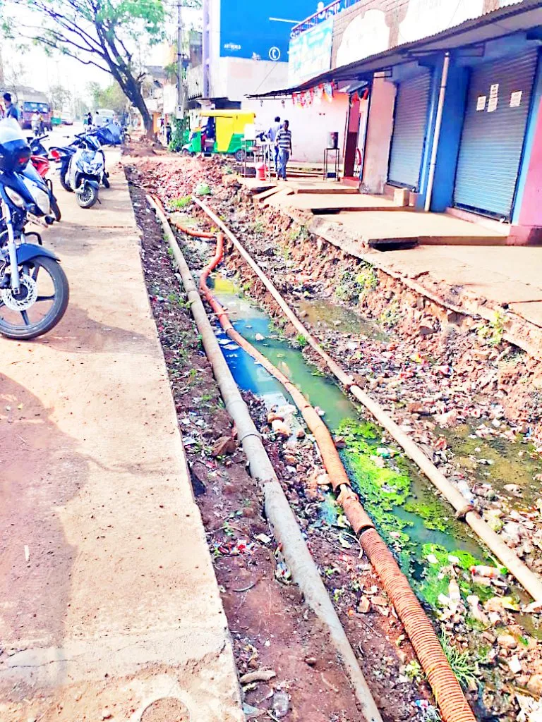 स्मार्ट सिटीची कामे करण्यास विलंब झाल्याने शहरात अनेक समस्या