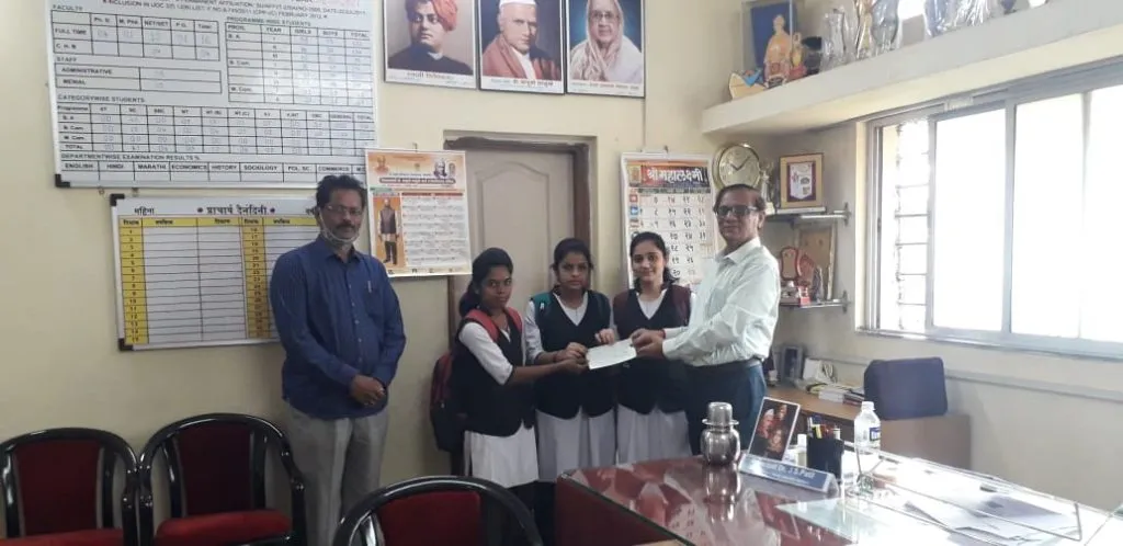 सातारा : नागठाणे काॅलेजच्या दहा विद्यार्थ्यांना शिष्यवृत्ती