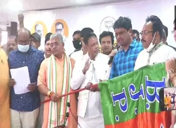 TMC ला धक्का; ऐन निवडणुकीत 5 आमदार भाजपात