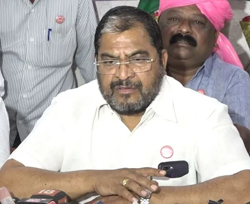 गोकुळमध्ये शेतकरी प्रतिनिधी का नको – राजू शेट्टी