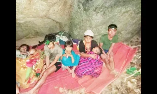 म्यानमार वायुदलाकडून गावांवर बॉम्बवर्षाव