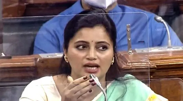 खंडणी प्रकरणात मुख्यमंत्र्यांचा हात – नवनीत राणा