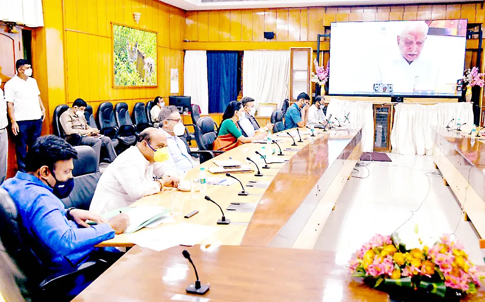 आजपासून नाईट-विकेंड कर्फ्यू लागू