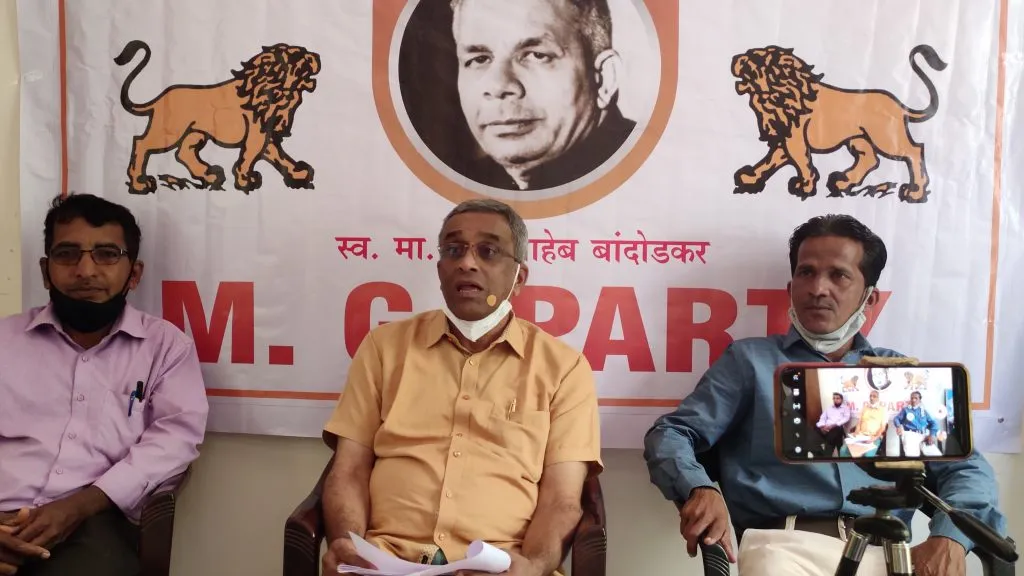 सरकार कोरोनाबाबत गंभीर नाही