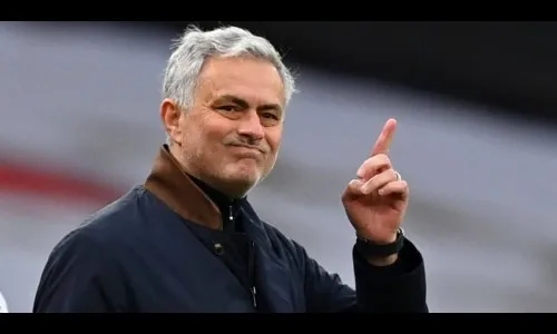 टोटेनहॅमकडून व्यवस्थापक मॉरिन्होची हकालपट्टी