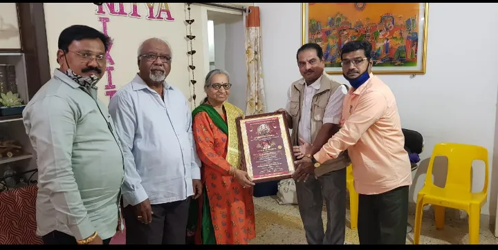 गणेशोत्सव सजावटीतून सेवा देणाऱ्या कलाकारांचा सन्मान