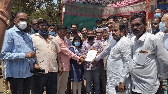 मच्छीमारांचे बेमुदत साखळी उपोषण अखेर स्थगित