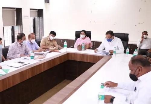 सांगली : ज्या गावात रूग्ण संख्या जास्त तिथे लक्ष केंद्रीत करा – मंत्री जयंत पाटील