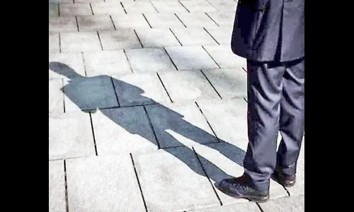 कोटय़धीश असूनही भिक्षाधीश