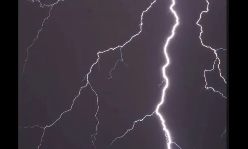 बिडी येथे वीज कोसळून एक जण जखमी