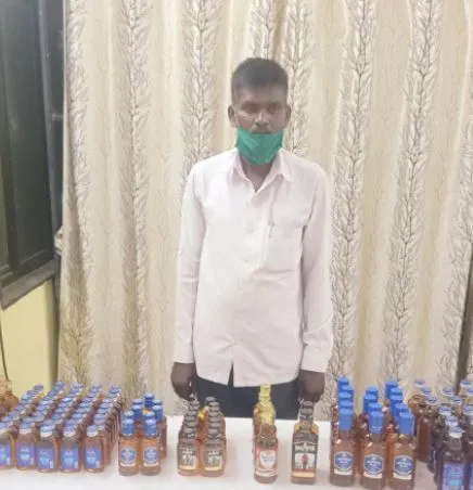 कनवाड येथे बेकायदेशीर दारू विकणाऱ्या एकास अटक