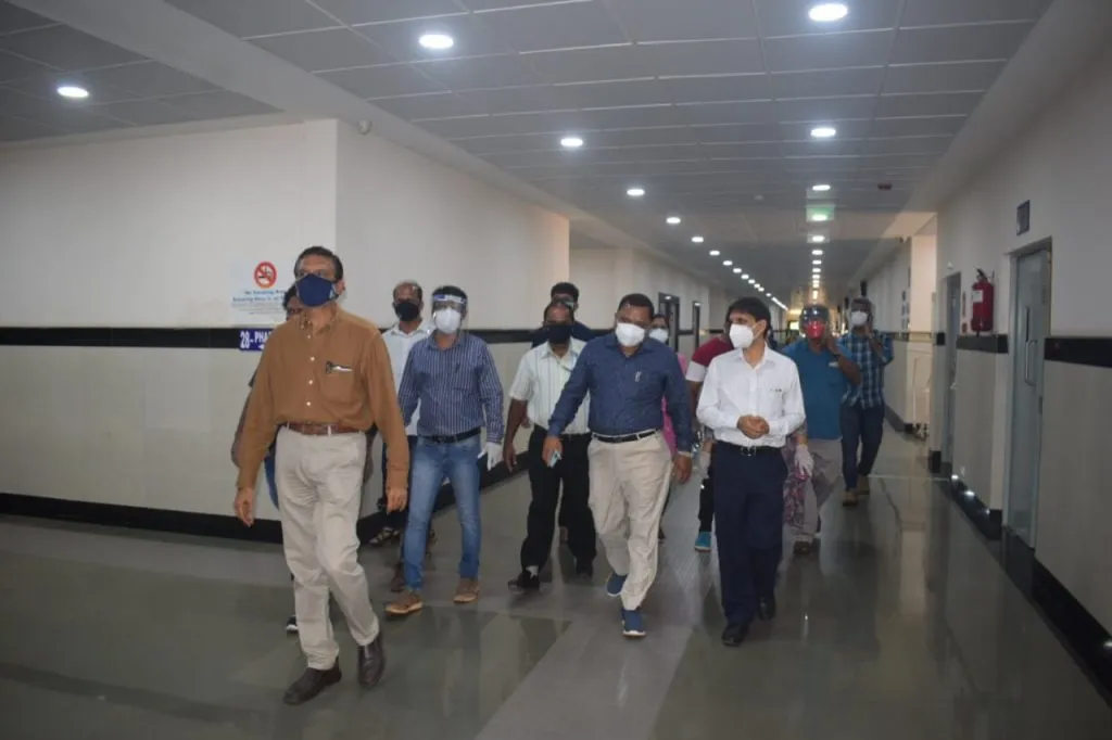 मंत्री माविन गुदिन्हो यांची चिखलीच्या हॉस्पिटलला पुन्हा भेट, घेतला साधनसुविधांचा आढावा