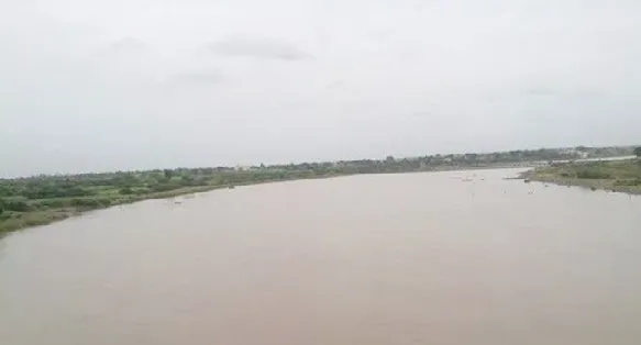 सोलापूर : उजनीतून सोलापूरसाठी भीमानदीत सोडले पाणी