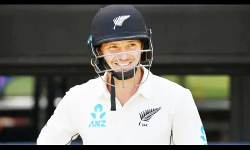 किवीज यष्टीरक्षक-फलंदाज वॅटलिंगची निवृत्तीची घोषणा