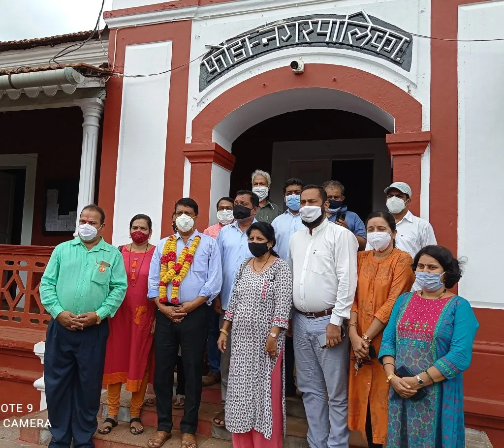 फोंडय़ात शांताराम कोलवेकरांचा भाजपला दे धक्का..!