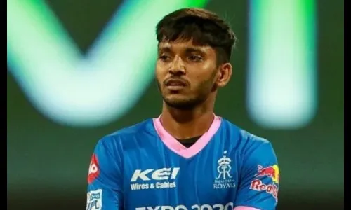 क्रिकेटपटू चेतन साकारियाला पितृशोक