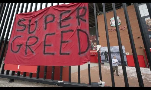 बार्सिलोना, माद्रिद, युवेंटसची बंडखोरी कायम