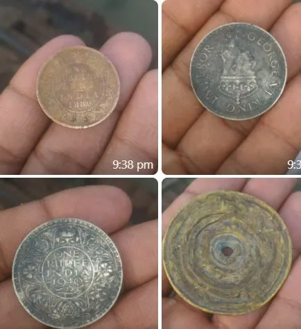 वाकरे येथे तलाव उत्खननात सापडली १८८९ सालातील नाणी