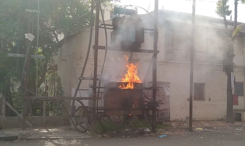 मिरजेत विद्युत ट्रान्सफार्मला भीषण आग