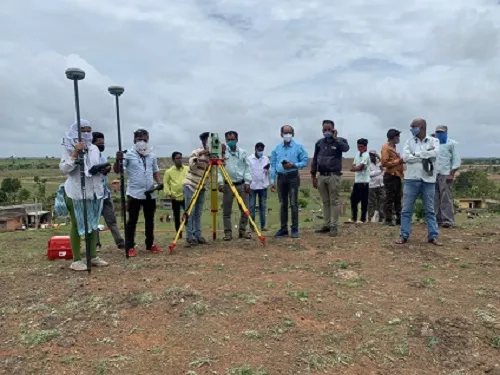 कोल्हापूर : विमानतळ विस्तारीकरणाच्या जमीन मोजणीच्या कामास प्रारंभ