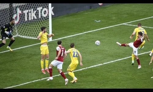 ऑस्ट्रिया प्रथमच बाद फेरीत