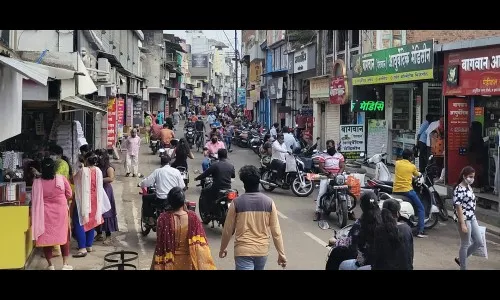 कराडच्या बाजारपेठेत रौनक