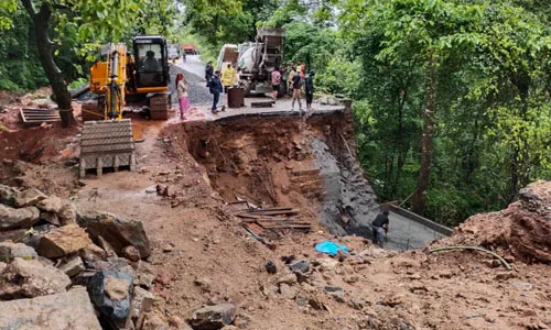 मळगांव घाटीतील मोरीचे बांधकाम प्रगतीपथावर