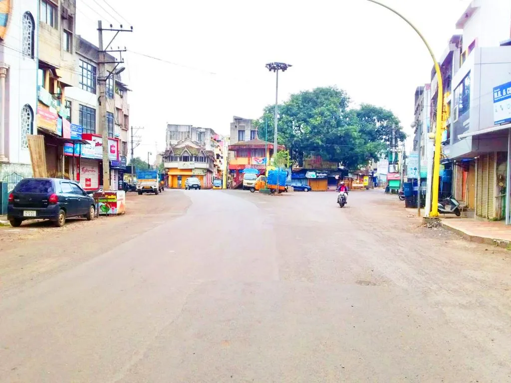 राज्यातील १४ जिल्ह्यांमधील निर्बंध शिथील करण्याचा मुख्यमंत्र्यांना प्रस्ताव