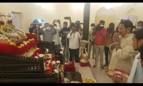 जलमंदिर पॅलेस येथे शिवराज्यभिषेक दिन शाही पद्धतीने साजरा