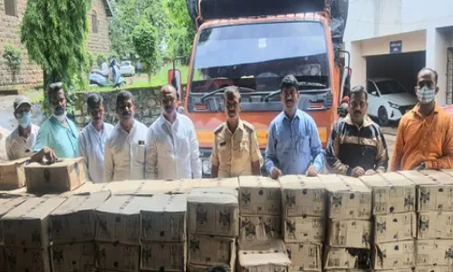 बेकायदा दारू वाहतूक प्रकरणी कोल्हापूर पथकाची कारवाई