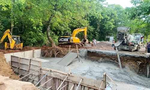 मळगांव घाटीतील मोरीचे बांधकाम पूर्णत्वाच्या मार्गावर