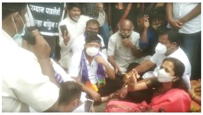 पुणे महानगरपालिकेसमोर ‘त्या’ नागरिकांचे ठिय्या आंदोलन; केली ‘ही’ मागणी