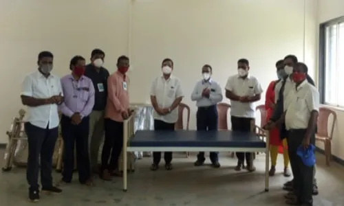 आमदार दिपक केसरकर यांच्या आमदार निधीतून विलगीकरण कक्षाना बेडचे वितरण