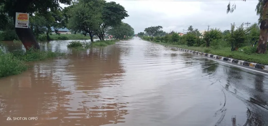 साताऱ्यातील गोटे येथे अतिवृष्टी ; आशियाई महामार्गावर पूर परिस्थिती