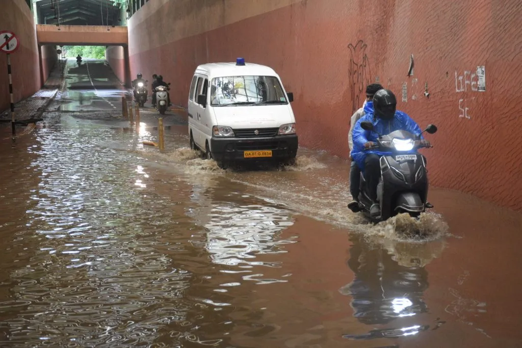 बांबोळी येथील भूयारी मार्ग पाण्याने भरले