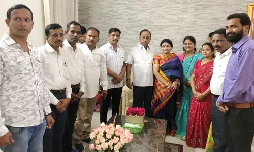 कुडाळ भाजप पदाधिकाऱयांनी घेतली नारायण राणेंची भेट