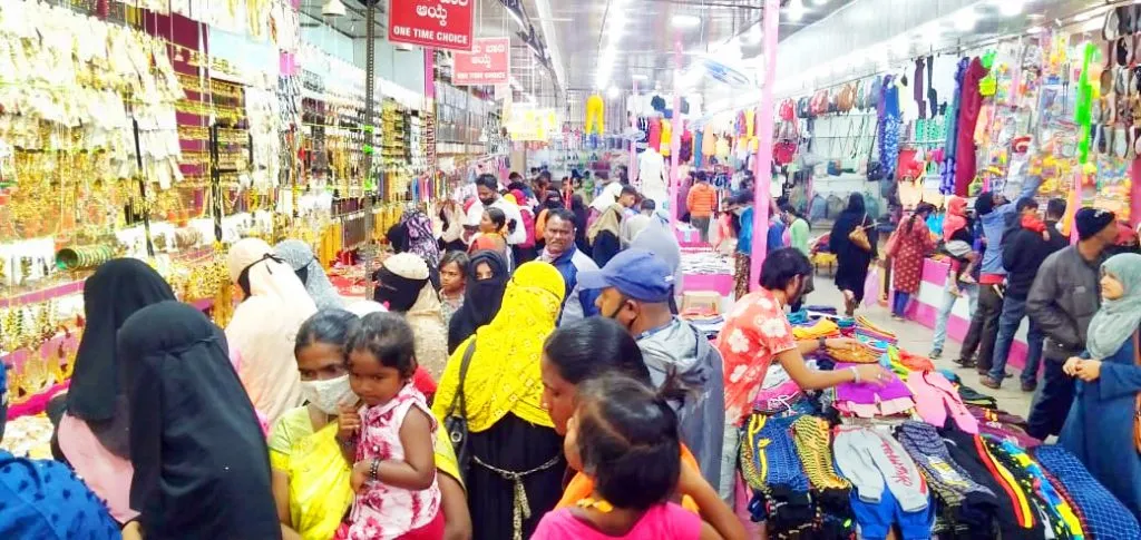 बकरी ईदनिमित्त खरेदीसाठी बाजारपेठेत गर्दी