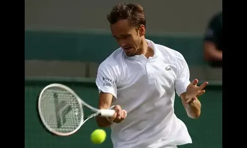 मेदवेदेव्ह, बार्टी, एम्मा, गॉफ चौथ्या फेरीत