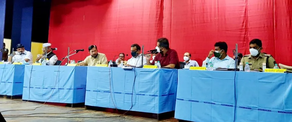 आमदारांनी आवश्यक आरोग्य सुविधा निर्माण कराव्यात